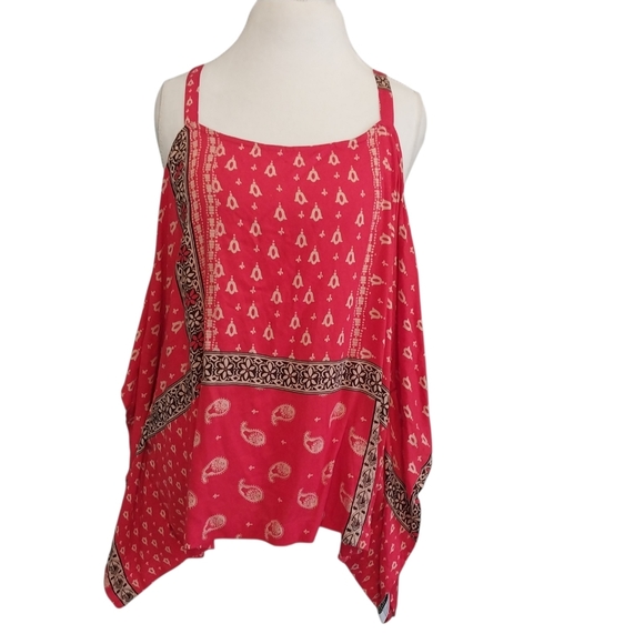 hippie laundry Tops - Hippie Laundry Boho Shirt Size M Red Bandana Style Lightweight Flowy Top